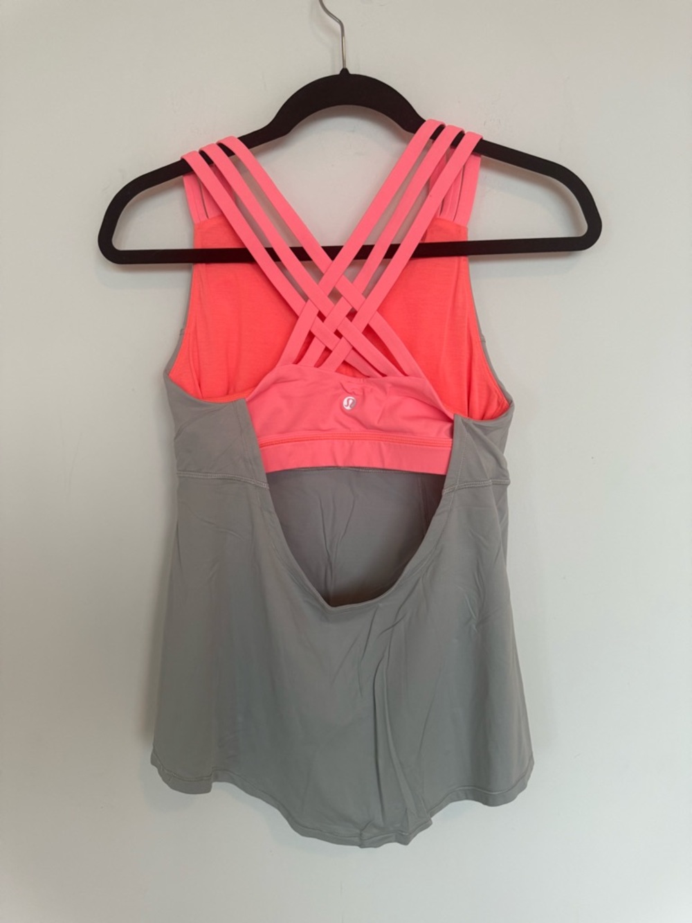 lululemon athletica Beat The Heat Tank in Seal Grey/Grapefruit - Picture 7 of 9